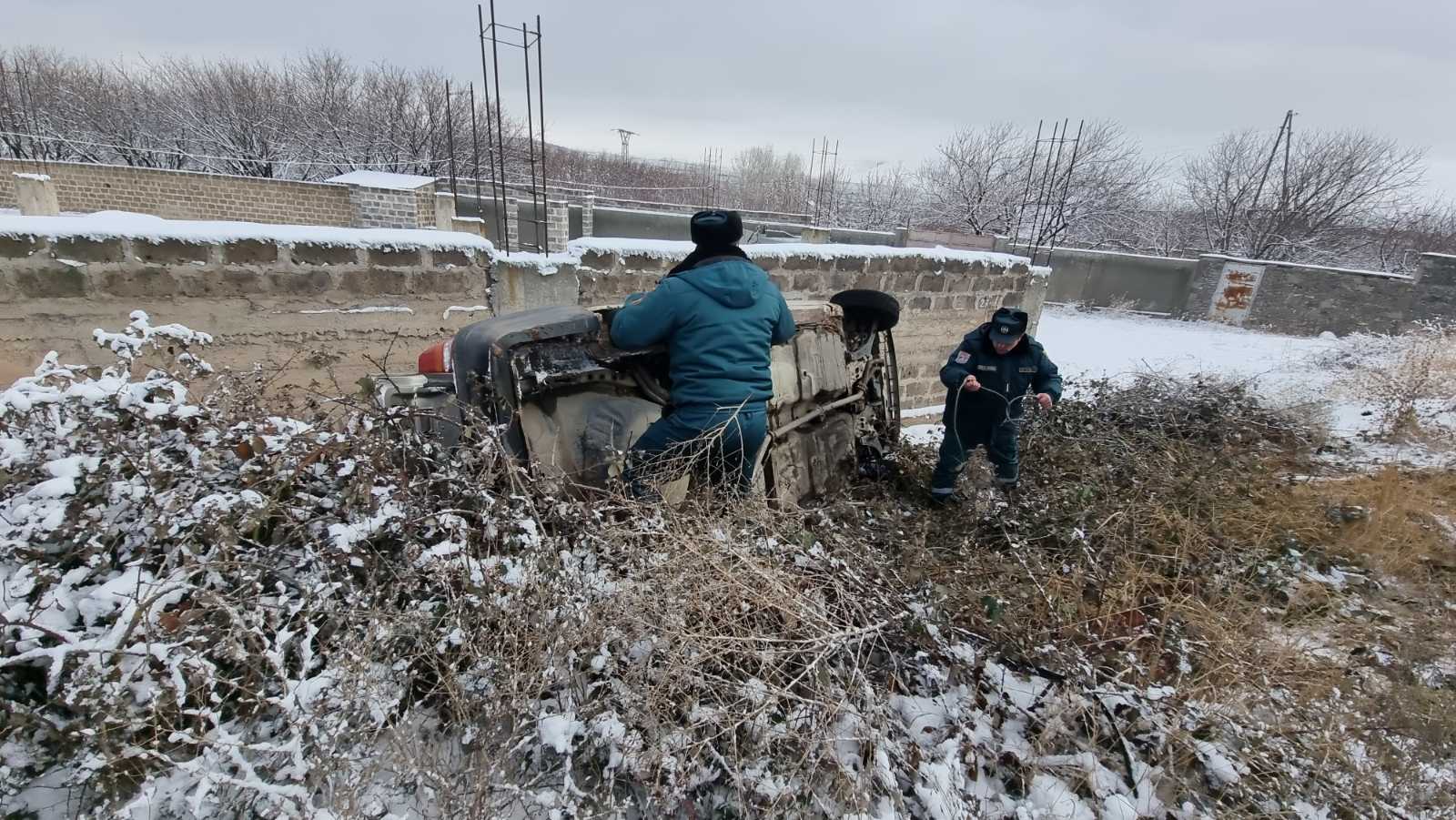 «Opel Kadett»-ը դուրս է եկել ճանապարհի երթևեկելի հատվածից և կողաշրջվել