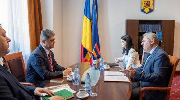 Դեսպան Մինասյանը Տիտուս Կոռլատեանին է ներկայացրել Արցախում ստեղծված իրավիճակը