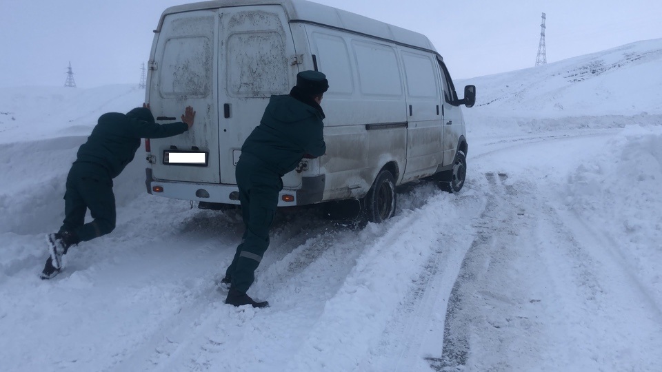 Փրկարարներն իրականացրել են հերթապահություն և դուրս բերել արգելափակված ավտոմեքենաները