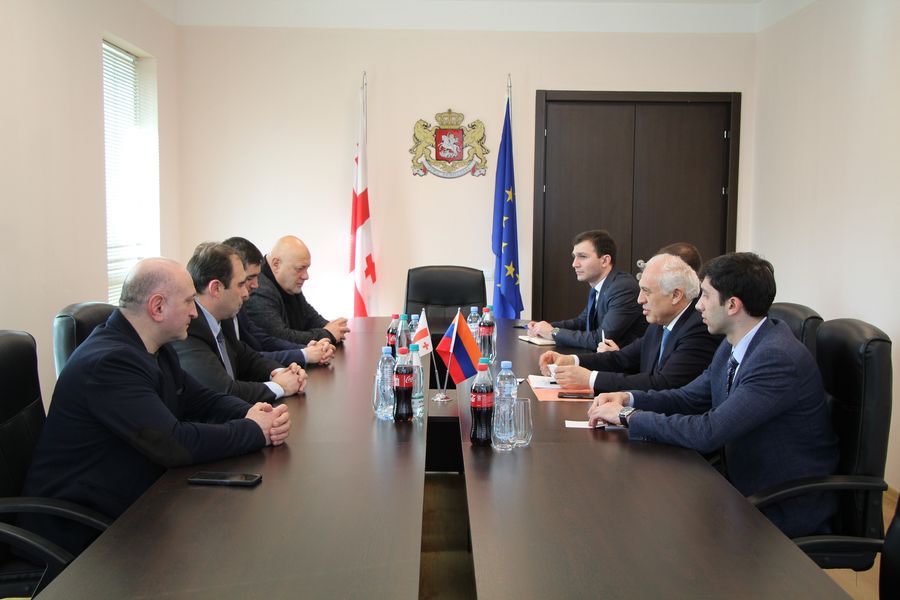 Վրաստանում ՀՀ դեսպանը Գորիի քաղաքապետի հետ քննարկել է Հայաստանի և Վրաստանի միջև ապակենտրոնացված համագործակցության նշանակությունը