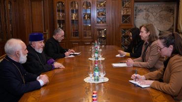 Գարեգին Երկրորդն ԱՄՆ նորանշանակ դեսպանի հետ հանդիպմանն ընդգծել է գերության մեջ հայտնված հայորդիների ազատ արձակման կարևորությունը