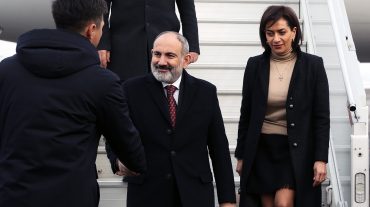 Վարչապետը տիկնոջ հետ աշխատանքային այցով ժամանել է Ալմաթի