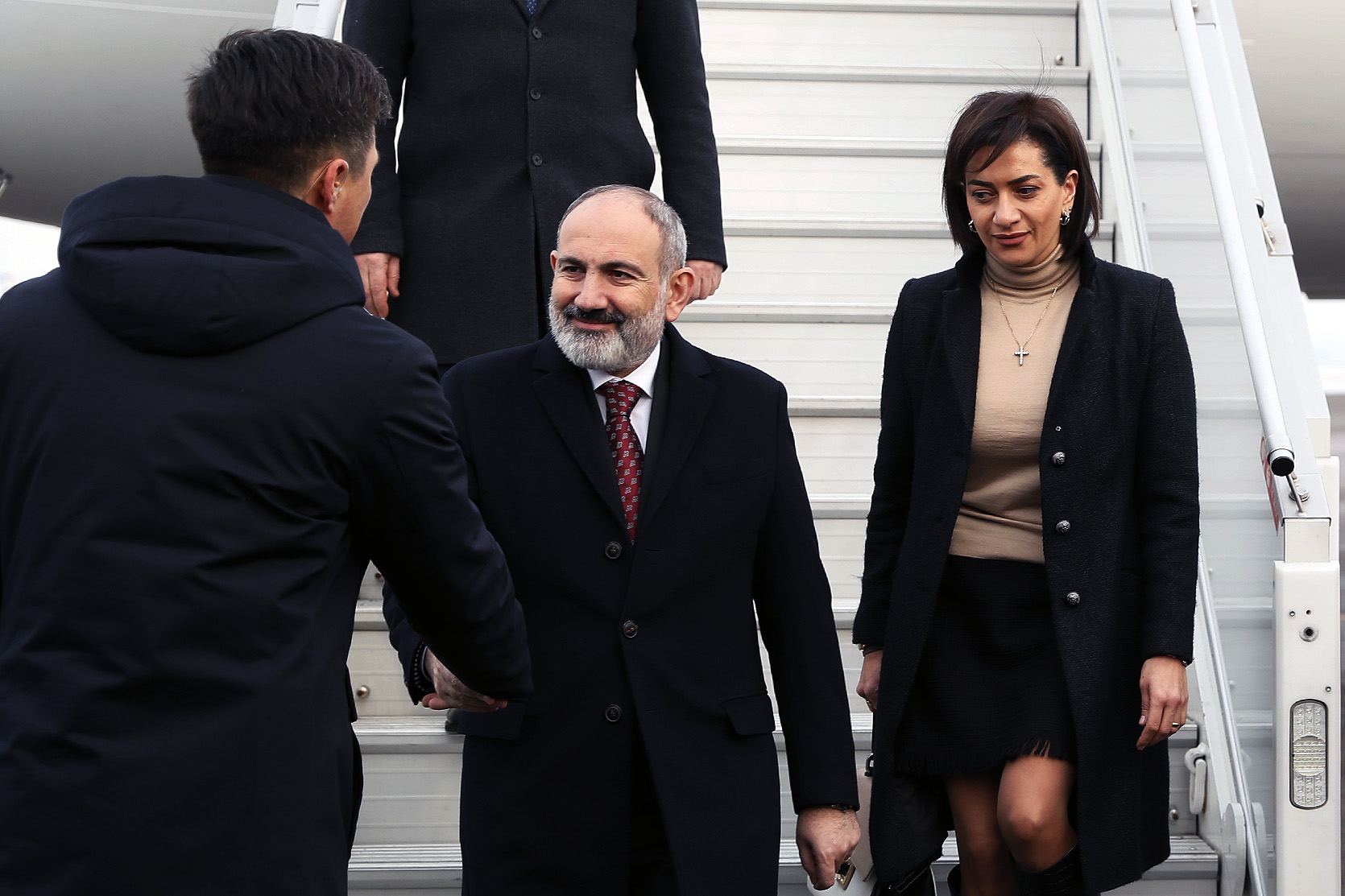 Վարչապետը տիկնոջ հետ աշխատանքային այցով ժամանել է Ալմաթի