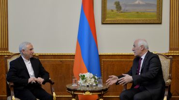 Վահագն Խաչատուրյանն ընդունել է Իրանի դեսպան Աբաս Բադախշան Զոհուրիին
