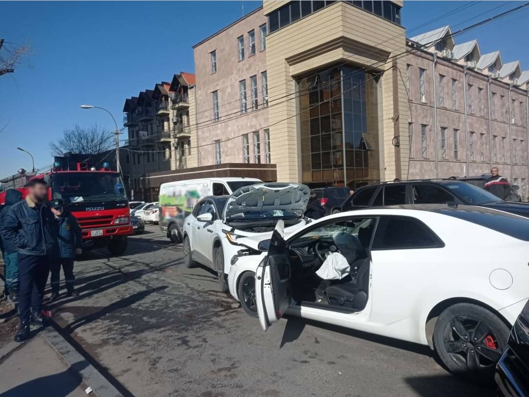Ավտովթար Ն․ Զարյան փողոցի և Ազատության պողոտայի խաչմերուկի մոտակայքում. կա տուժած