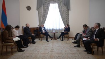 Փոխվարչապետ Մհեր Գրիգորյանն ընդունել է ԱԶԲ գործադիր տնօրենի տեղակալ Քերըն Մյուրեյի գլխավորած պատվիակությանը