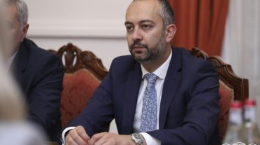 ԱԺ արտաքին հարաբերությունների մշտական հանձնաժողովի նախագահ Էդուարդ Աղաջանյանի լիազորությունները դադարեցվեցին