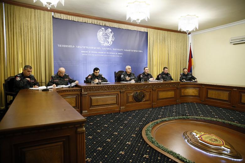 Ծառայության ընթացքում բացառել կոռուպցիոն որևէ դրսևորում. ՆԳՆ ոստիկանությունում տեղի է ունեցել աշխատանքային խորհրդակցություն