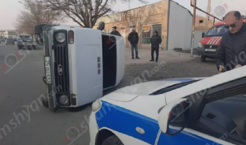Խոշոր ավտովթար Արարատի մարզում. բախվել են Opel Astra-ն ու «Նիվան», վերջինս կողաշրջվել է. կա վիրավոր