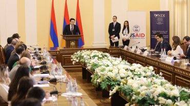 Ազգային ժողովրդավարական ինստիտուտի խորհրդարանական պրակտիկայի եւ ֆելլոուշիփի ծրագրի շրջանավարտներին հանձնվել են վկայականներ