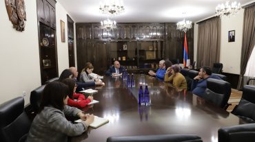 Աշոցքի «Տիրամայր Նարեկ» հիվանդանոցի աշխատակազմը Շիրակի մարզպետի հետ հանդիպմանը քննարկել է ստացիոնար ծառայությունների դադարեցման խնդիրը