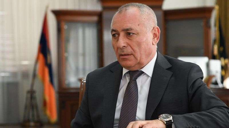 Եկել է նրան «Ազգային հերոս»-ի կոչումից զրկելու ժամանակը․ ԱԺ նախագահը՝ Անդրանիկ Փիլոյանի մասին