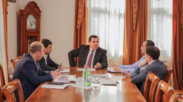 Արցախի պետնախարարը քննադատել է շրջափակման հետևանքների մեղմման նպատակով հումանիտար բեռների տեղափոխման կազմակերպման եղանակներն ու մեթոդները