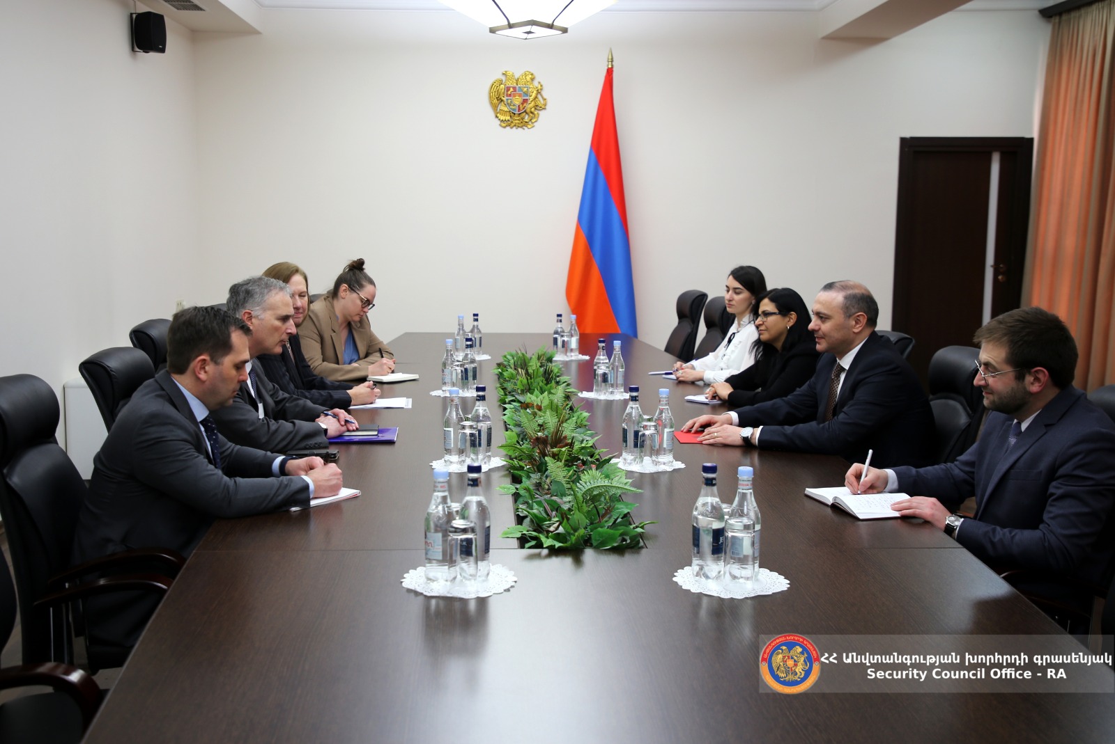 ԱԽ քարտուղարն ու Լուիս Բոնոն քննարկել են հայ-ադրբեջանական հարաբերությունների կարգավորման գործընթացի վերջին զարգացումները