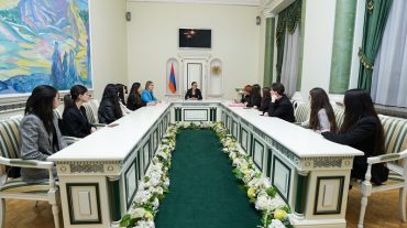 Դատախազը պետք է որոշում կայացնի՝ հիմնվելով փաստերի վրա, իսկ փաստերը համառ են. Աննա Վարդապետյանը հանդիպել է ապագա իրավաբանների հետ