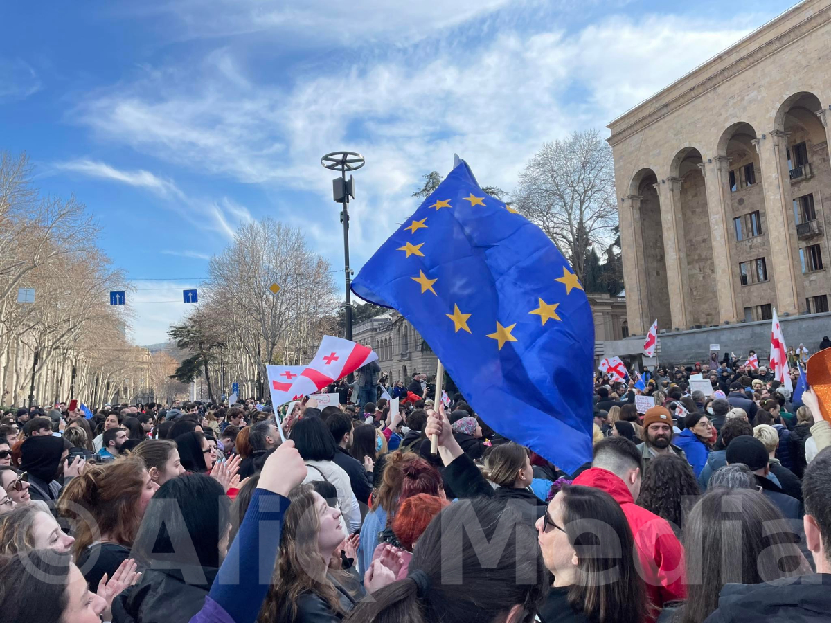 ԵՄ-ն ողջունում է «օտարերկրյա գործակալների» օրինագծերի հետկանչումը