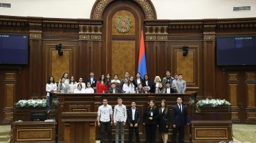 Լեռնապատի միջնակարգ դպրոցի աշակերտներն ու ուսուցիչները հյուրընկալվել են խորհրդարանում