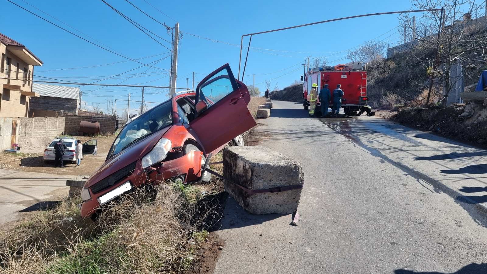 Գյուրջյան փողոցում ավտոմեքենան կողաշրջվել է