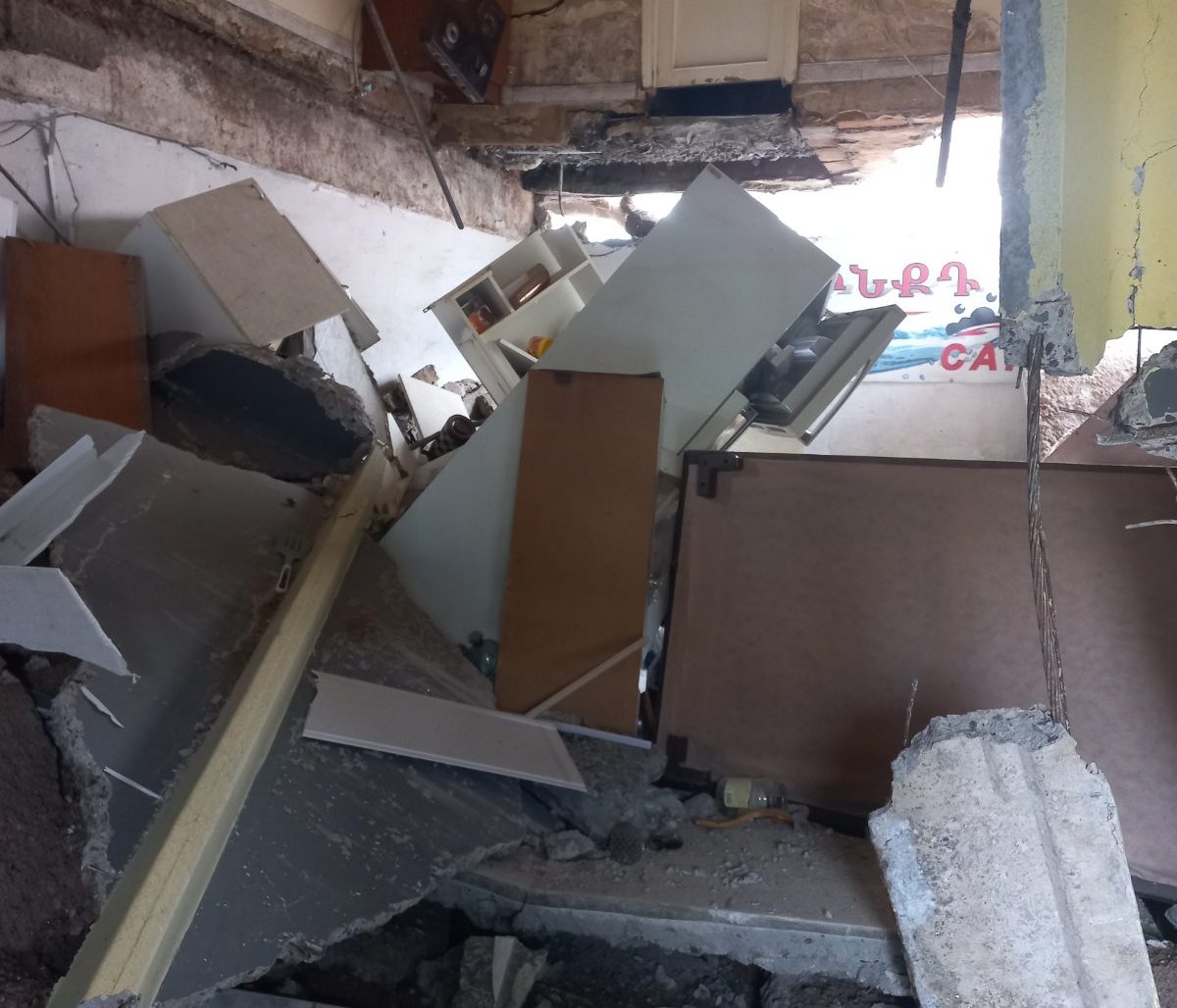 Փլուզում Ռոստոմի փողոցում