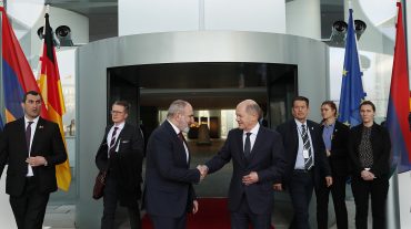 Մտահոգված ենք Հայաստանի և Ադրբեջանի սահմանին անկայունությամբ․ Շոլցը՝ Փաշինյանին