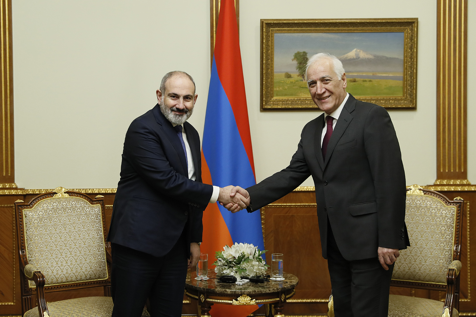 Արտաքին անվտանգության և խաղաղության ապահովումը բացարձակ առաջնահերթություն է․ Փաշինյանը՝ Խաչատուրյանին