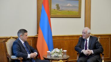Վահագն Խաչատուրյանն ընդունել է Հունաստանի դեսպանին