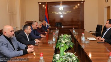 Արցախի ԱԺ խմբակցությունների ղեկավարները հանդիպել են նորանշանակ պետնախարարի հետ