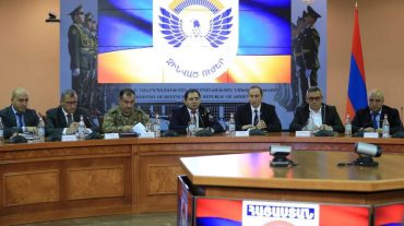 Սուրեն Պապիկյանը և ԲՏԱ նախարարը հանդիպել են հայրենական ռազմարդյունաբերական առաջատար ձեռնարկությունների ներկայացուցիչների հետ