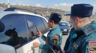 «Դալմա Գարդեն մոլ»-ի մոտ ավտոմեքենայում երեխա է արգելափակվել
