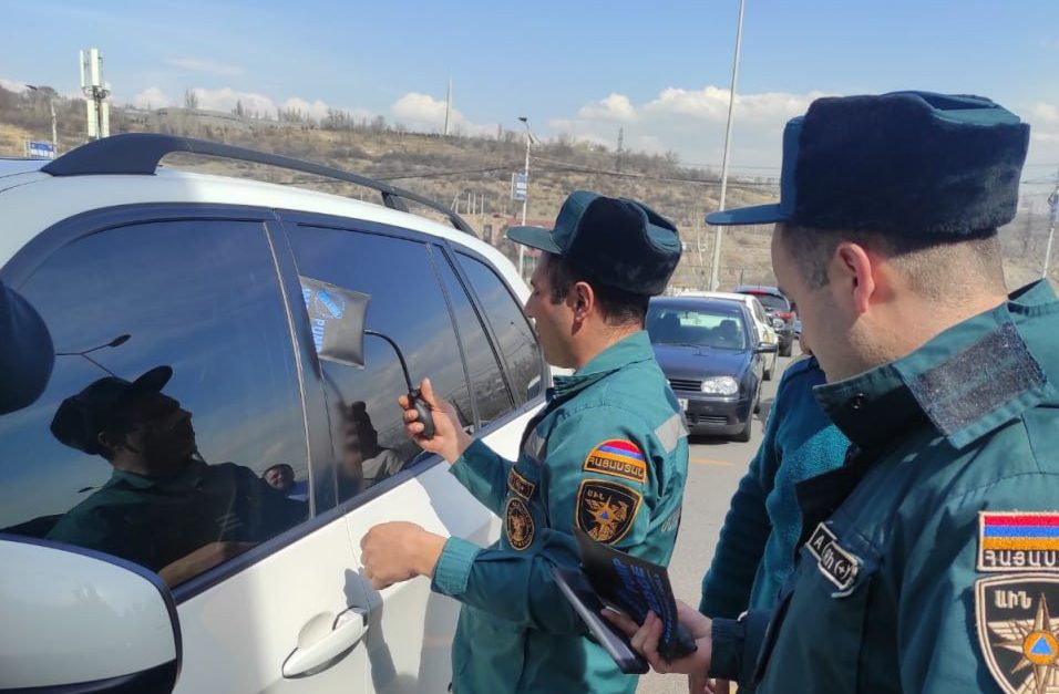 «Դալմա Գարդեն մոլ»-ի մոտ ավտոմեքենայում երեխա է արգելափակվել