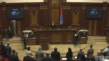 Խորհրդարանը մեկ րոպե լռությամբ հարգեց մարտի 1-ի զոհերի հիշատակը