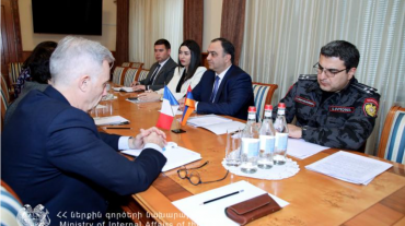Ֆրանսիան պատրաստակամ է աջակցելու ՆԳ նախարարությանը․ Վահե Ղազարյանն ընդունել է Ֆրանսիայի դեսպանին