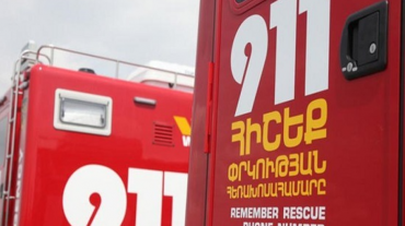 Բեռնատարը դուրս է եկել ճանապարհի երթևեկելի հատվածից և կախվել դեպի ձորը