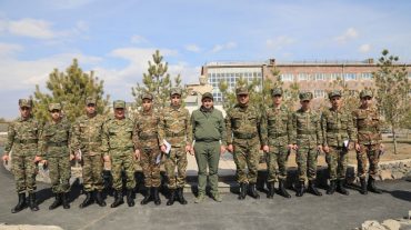 Սուրեն Պապիկյանը հանդիպել է զորացրվող զինվորների հետ