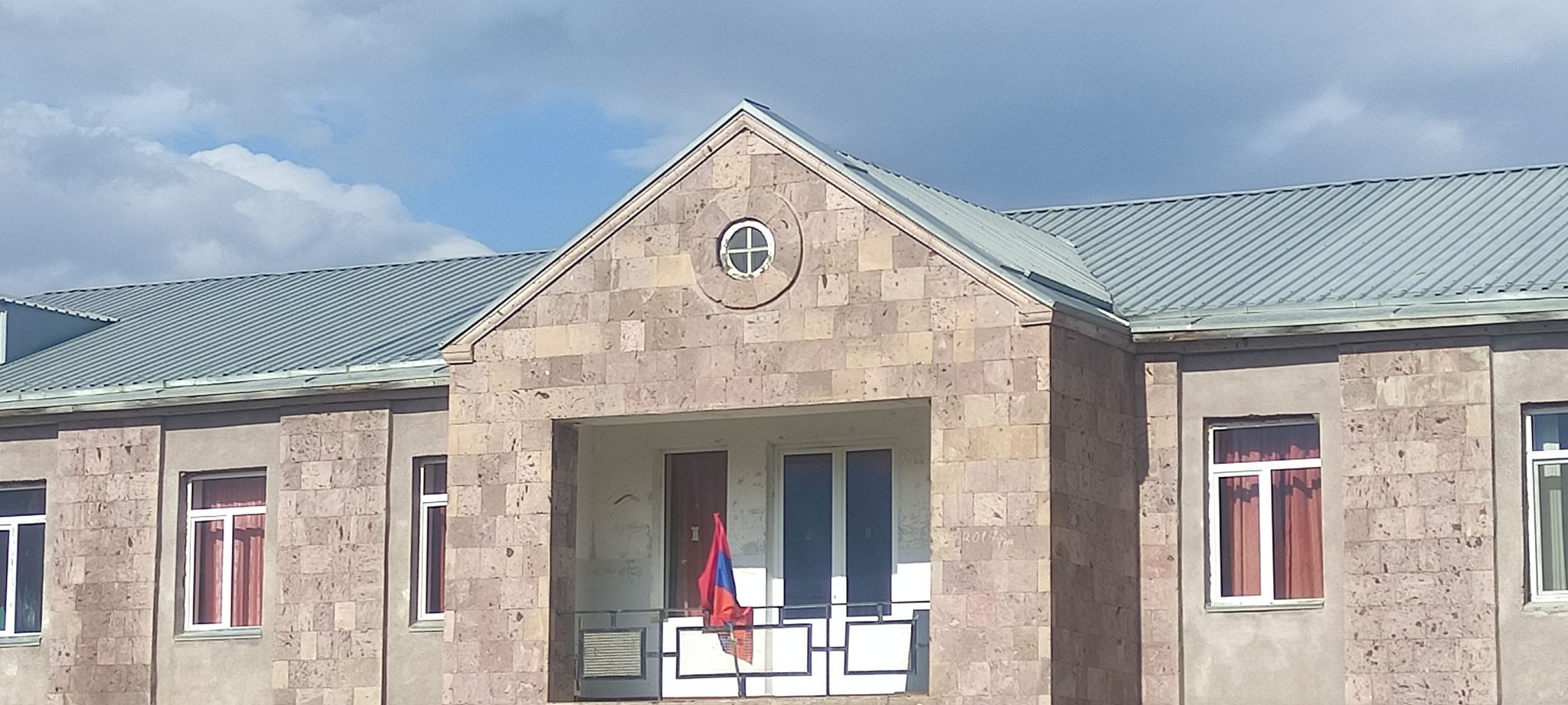 Գեղարքունիքի մարզում վերանորոգվել են քամուց վնասված 5 դպրոցի տանիքները