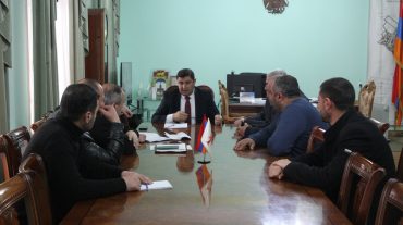 Գյումրիի կոմունալ ծառայության պատասխանատուների հետ քննարկվել են քաղաքային տնտեսությանը, նոր տեխնիկայի ձեռքբերմանն առնչվող հարցեր