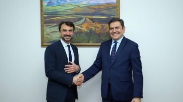 ԱԳ նախարարի տեղակալն ընդունել է Լիոնի քաղաքապետին