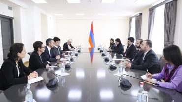 ԱԳ նախարար Արարատ Միրզոյանը հանդիպել է Ֆրանսիայի Սենատի պատվիրակության հետ