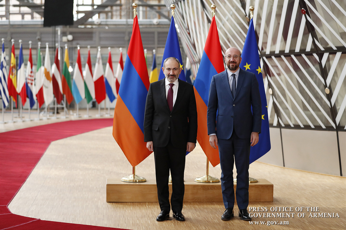 Փաշինյանը հեռախոսազրույցում Շառլ Միշելին է ներկայացրել Լաչինի միջանցքում ադրբեջանական կողմի քայլերն ու նպատակները