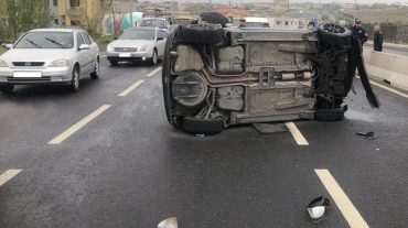 Սիլիկյան խճուղում «Mini Cooper»-ը դուրս է եկել ճանապարհի երթևեկելի գոտուց և կողաշրջվել. վարորդը հոսպիտալացվել է