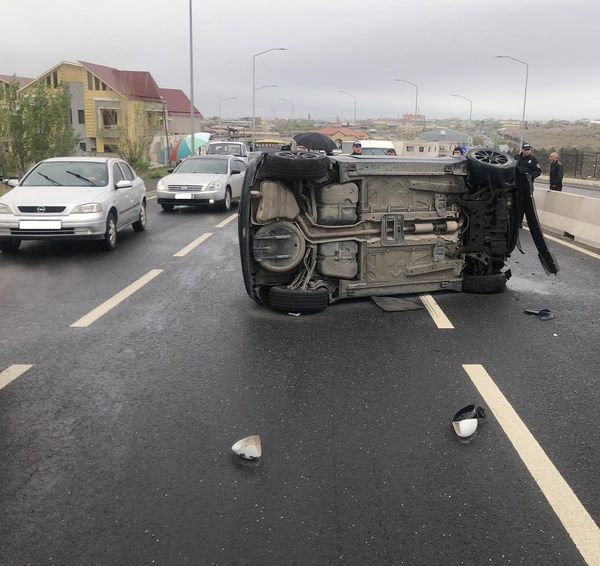 Սիլիկյան խճուղում «Mini Cooper»-ը դուրս է եկել ճանապարհի երթևեկելի գոտուց և կողաշրջվել. վարորդը հոսպիտալացվել է