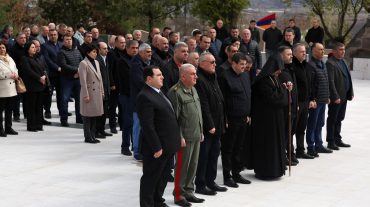 Արցախի նախագահը հարգանքի տուրք է մատուցել Ապրիլյան պատերազմի զոհերի հիշատակին