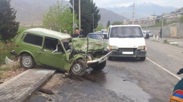 Մեղրի-Ագարակ ավտոճանապարհին բախվել են «Lada Niva»-ն և «Paz» մակնիշի ավտոբուսը․ կան տուժածներ