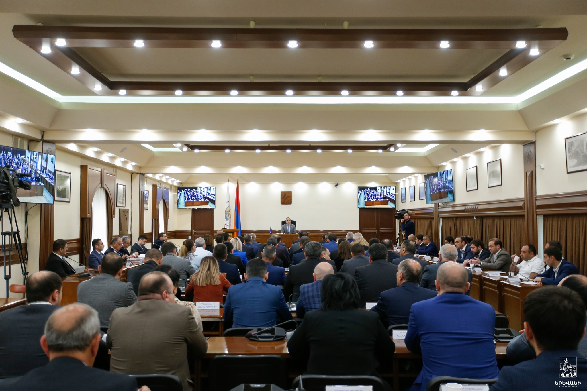 Երևանի քաղաքապետարանը նախաձեռնել է Արցախի 4-րդ նրբանցքի վթարային շենքերում ապրող 64 ընտանիքի վերաբնակեցման գործընթաց