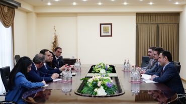 Տիգրան Ավինյանը հանդիպել է Հայաստանում Միացյալ Թագավորության դեսպան Ջոն Գալագերի հետ