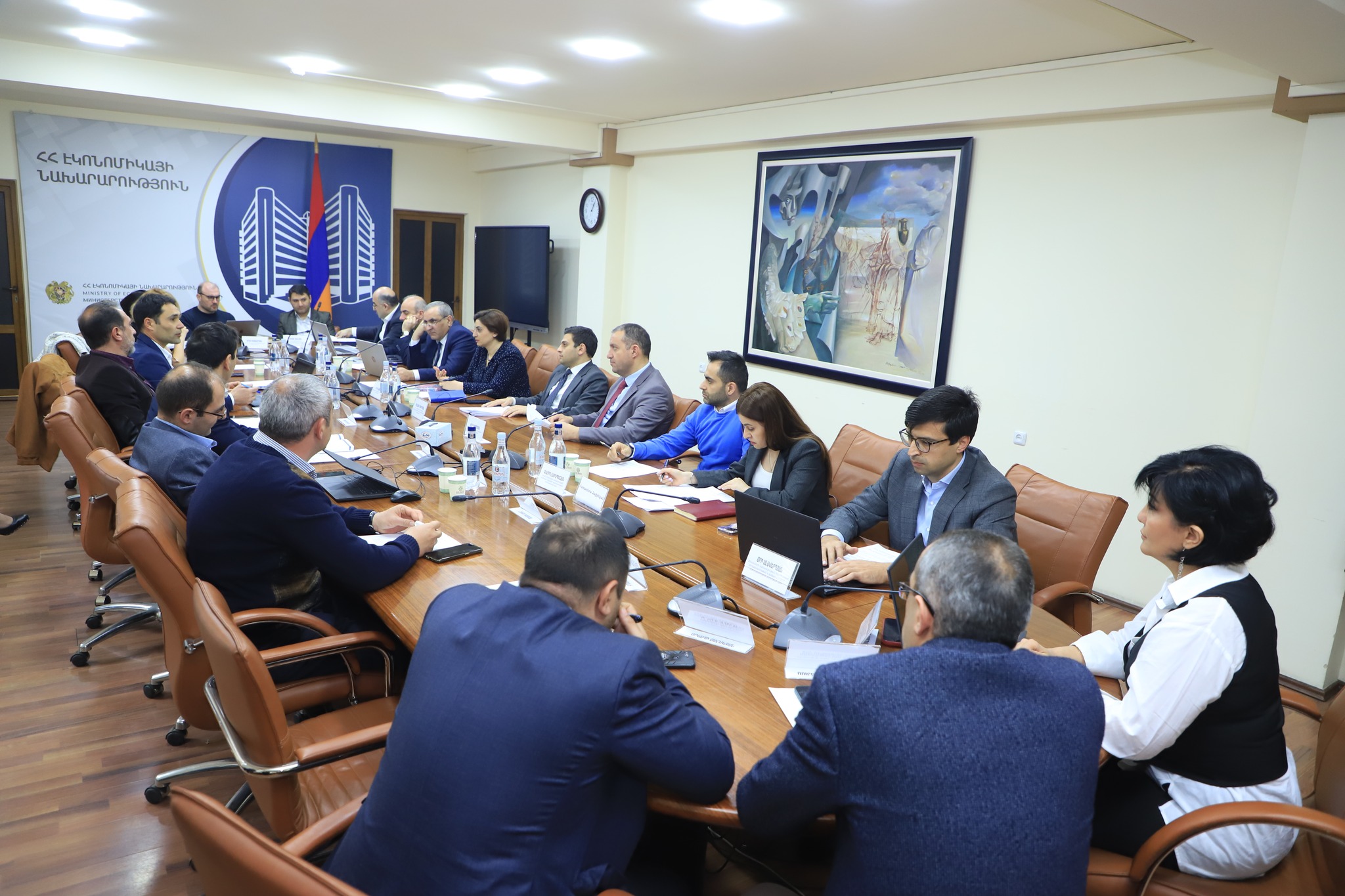Քննարկվել են նաև ՊԵԿ-ի կողմից շրջանառվող հարկային օրենսգրքում փոփոխություններ նախատեսող մի շարք նախագծեր