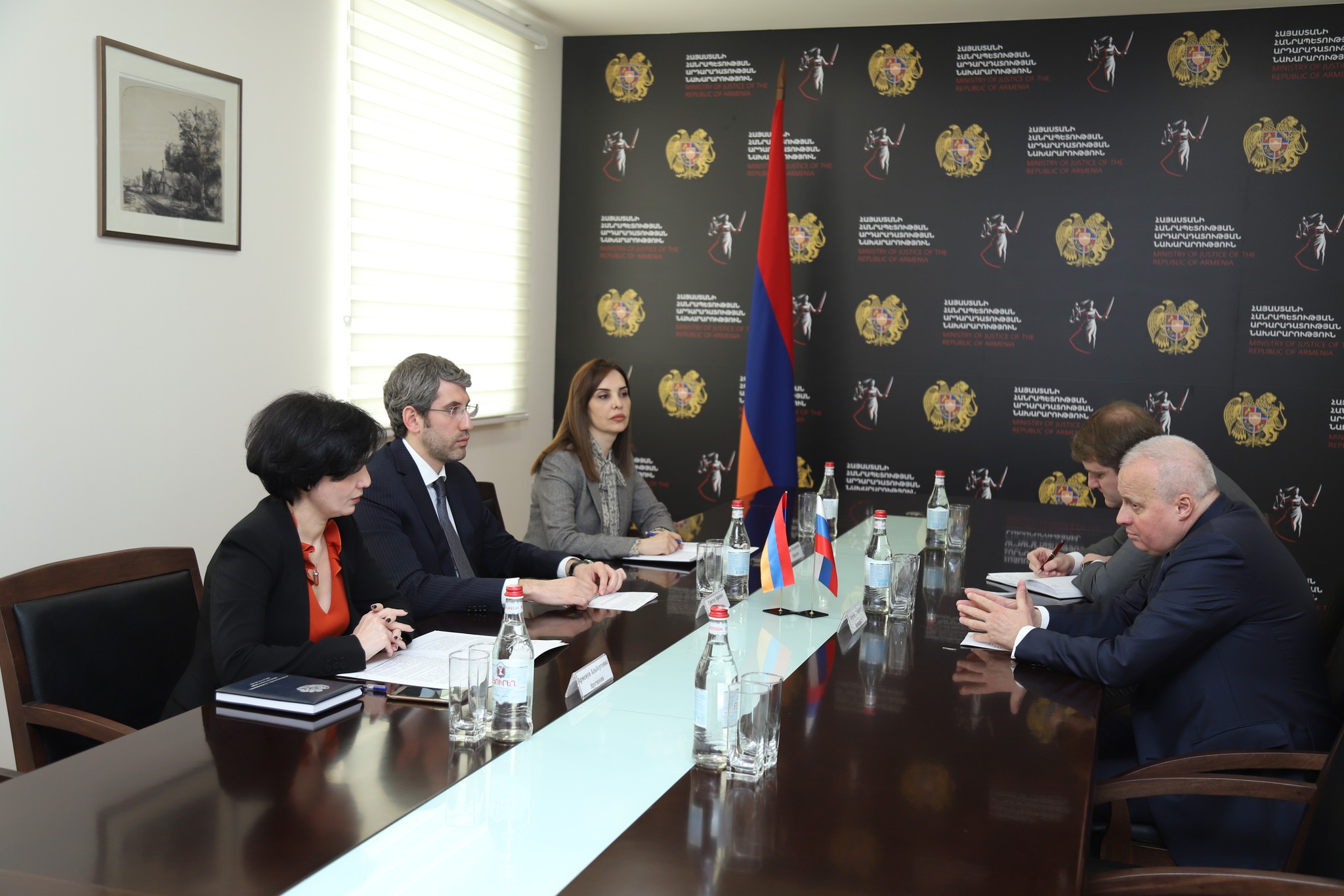 Գրիգոր Մինասյանը ՌԴ դեսպանի հետ քննարկել է իրավական փոխօգնության ու դատապարտյալների հանձնմանն ուղղված հարցերը