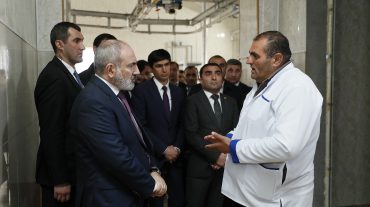 Վարչապետն Արագածավանում ծանոթացել է սպանդանոցային մորթի պայմաններին