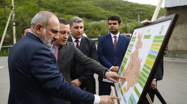Վարչապետ Փաշինյանը շարունակել է այցը Տավուշի մարզ ու ծանոթացել ենթակառուցվածքների զարգացման, դպրոցաշինության և այլ ծրագրերի ընթացքին