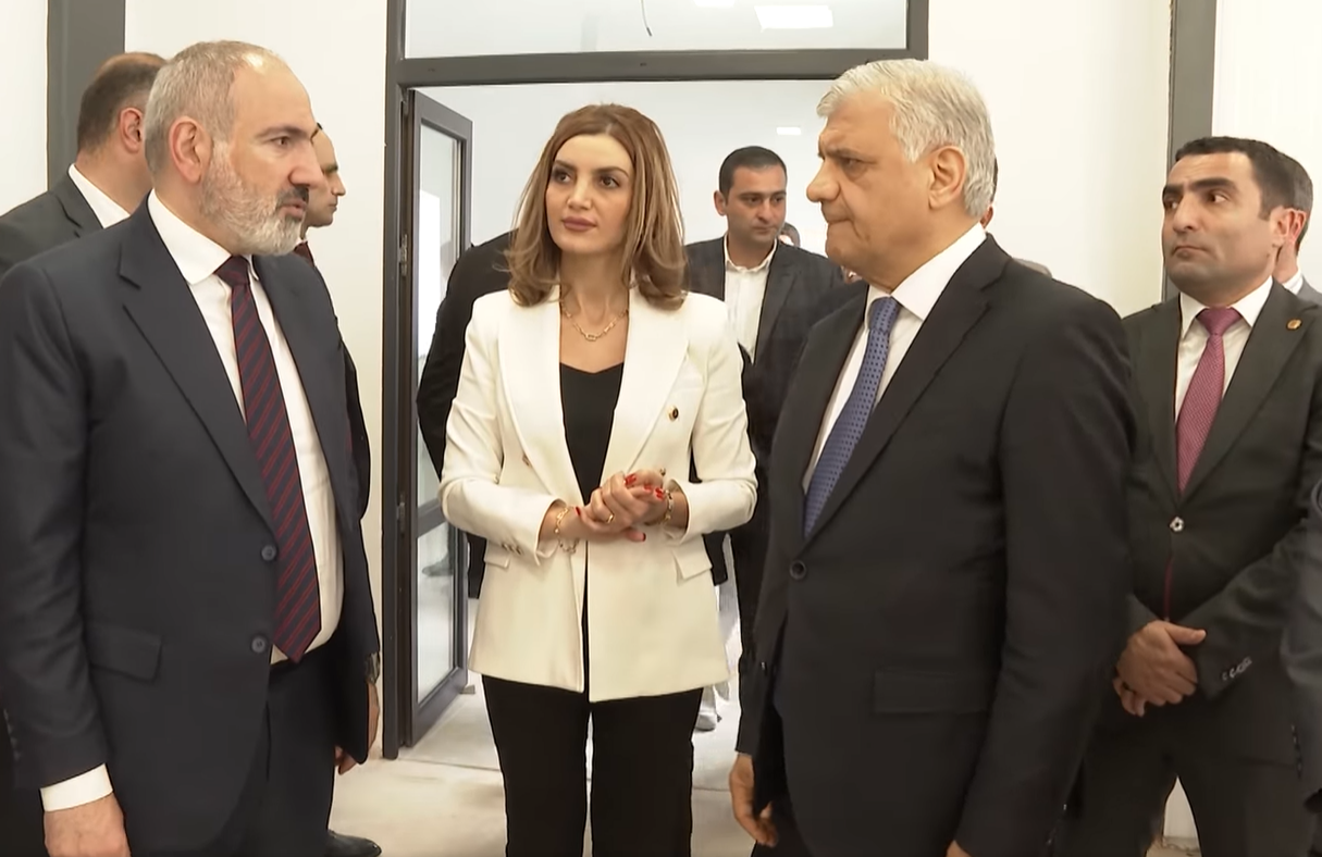 Նիկոլ Փաշինյանը ծանոթացել է  Երվանդ Օտյանի անվան դպրոցի նոր մարզադահլիճի և հանդիսությունների դահլիճի կառուցման ընթացքին